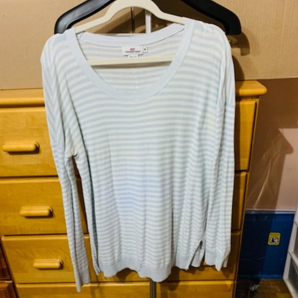 Vineyard Vines Blue and white  striped sweater - Picture 1 of 8